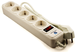 Сетевой фильтр KRAULER 1.5 м (5 роз)