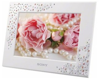 Цифровая фоторамка Sony TFT 7" DPF-C700W Swarovski