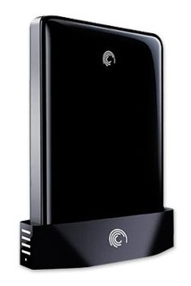 Жесткий диск Seagate USB 750Gb STAD750200 GoFlex Pro (7200 rpm) + док-станция 2.5" (черный)