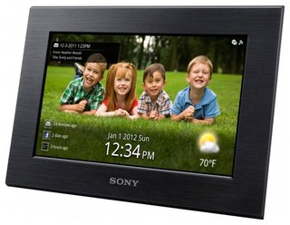 Цифровая фоторамка Sony TFT 7" DPF-W700
