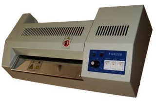 Ламинатор YIXING FGK220 (4 горяч.вала, 650 мм/мин, плёнки 60-250 mic, док и фото до А4, реверс)