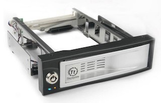 Сменный бокс Thermaltake N0023SN switch hotswap 3.5" SATA HDD SATA to SATA
