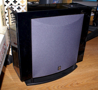 Сабвуфер Yamaha YST-FSW100 Рояльный лак