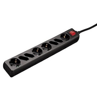 Удлинитель Hama H-47777 сетевой 8 розеток 4 с заземлением "защита от детей" 1.4 м черный